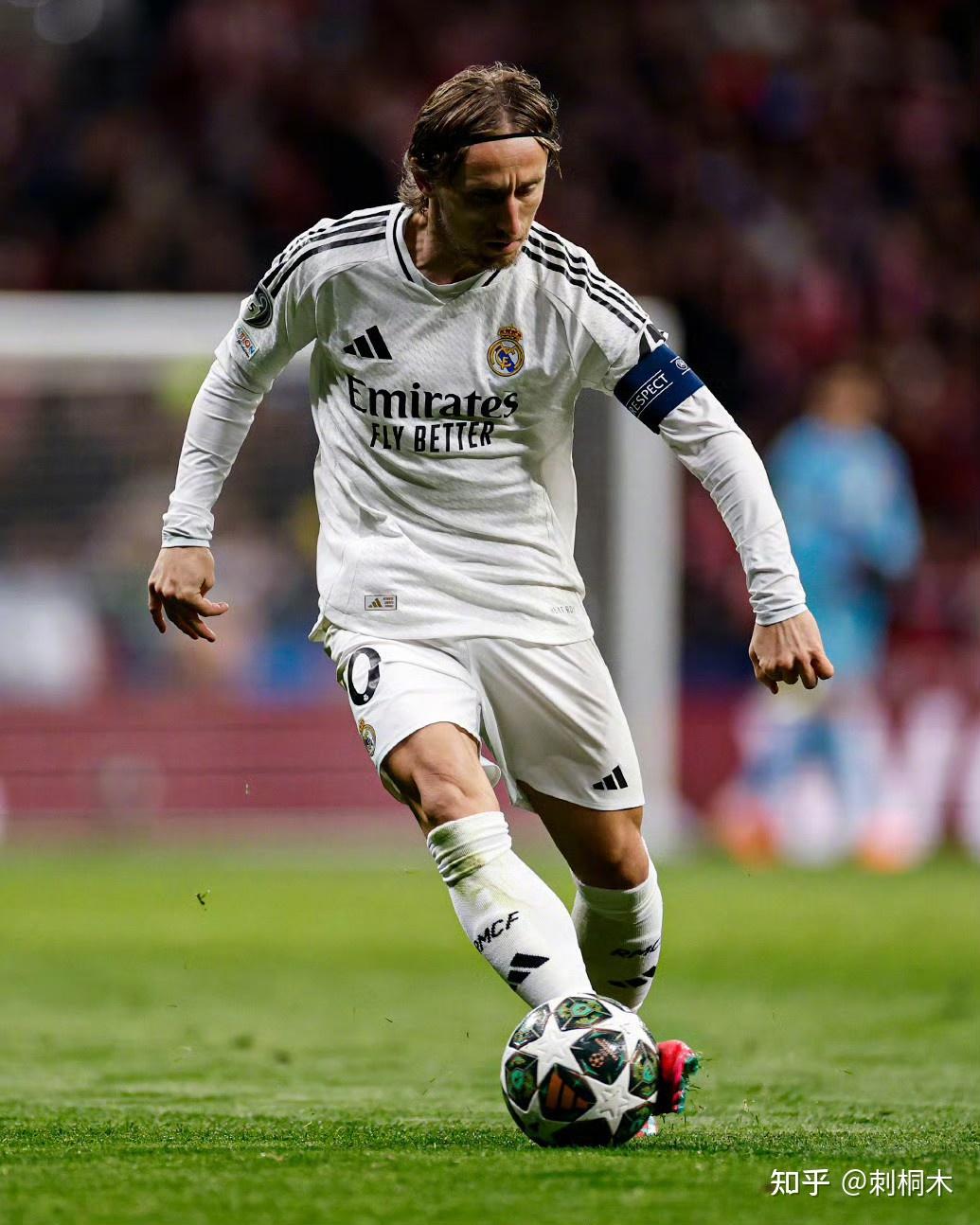 4-3险胜布莱顿＋斩获联赛4连胜＋跃居积分榜第3位＋各项赛事6连胜