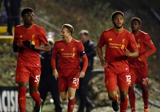 塞斯·库里谈首秀：刚上场时有点紧张，队友非常懂我的打法