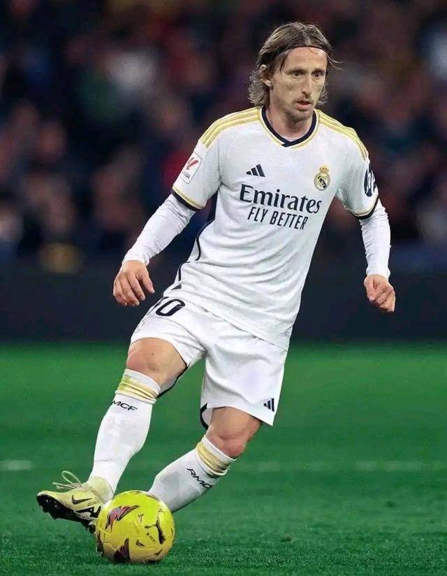 NBA：凯尔特人延续强势 双探花合砍60分