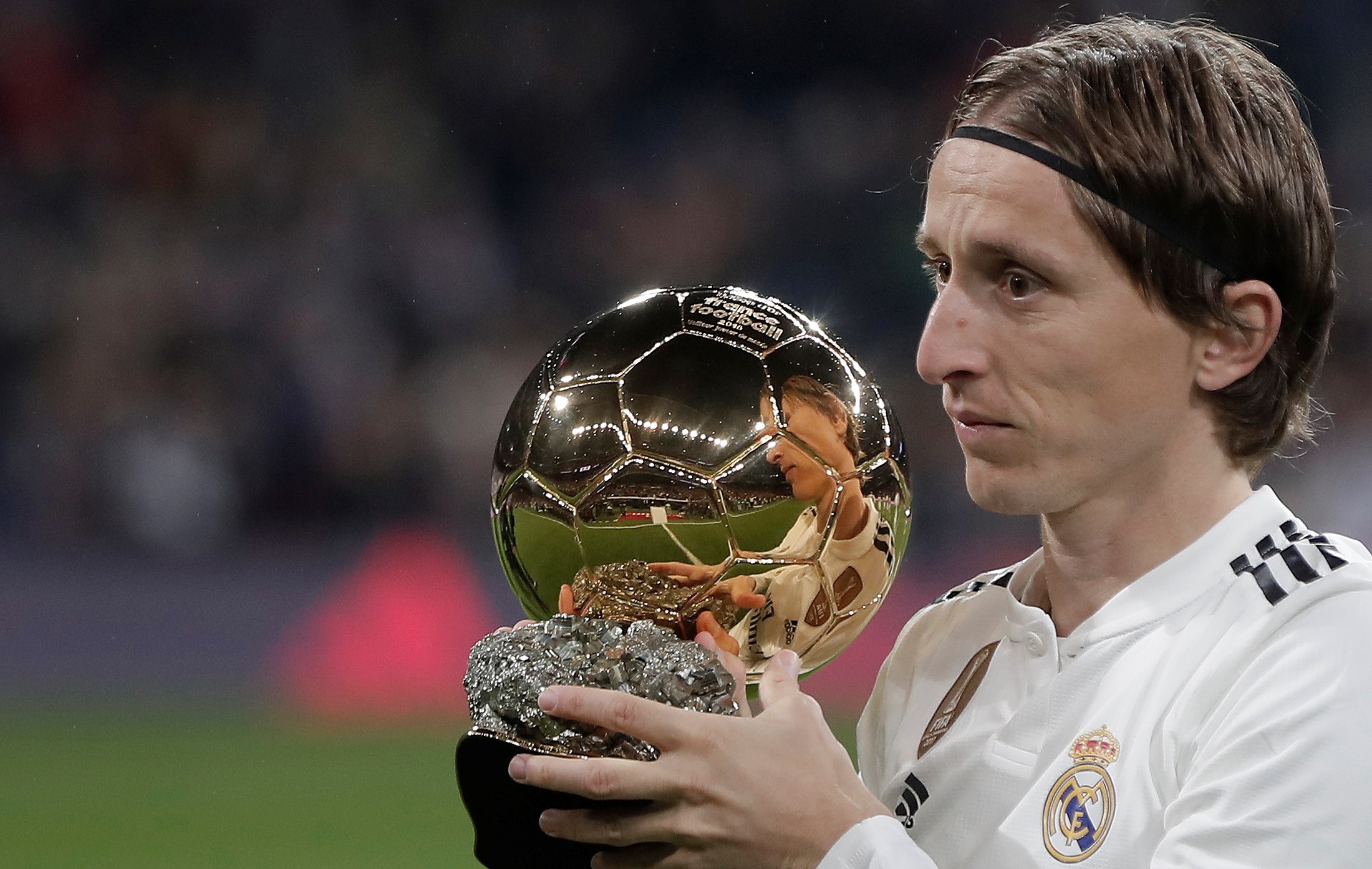 CBA俱乐部杯，山东男篮半场55-50领先青岛男篮，山东队半场打出12人轮换